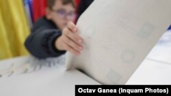 Pe 24 noiembrie a fost turul I al alegerilor prezidențiale. Pe 28 noiembrie, CCR a solicitat BEC renumărarea voturilor.