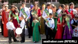 Последний звонок в Туркменистане (архивное фото)  