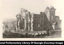 ბაგრატის ტაძრის ნაშთი ქუთაისში. „ის 1691 წელს თურქებმა ააოხრეს, ააფეთქეს რა ციხე და მიმდებარე ნაგებობები“, - წერს დიუბუა.