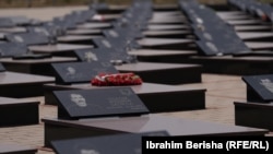 Varrezat në fshatin Mejë, Gjakovë.