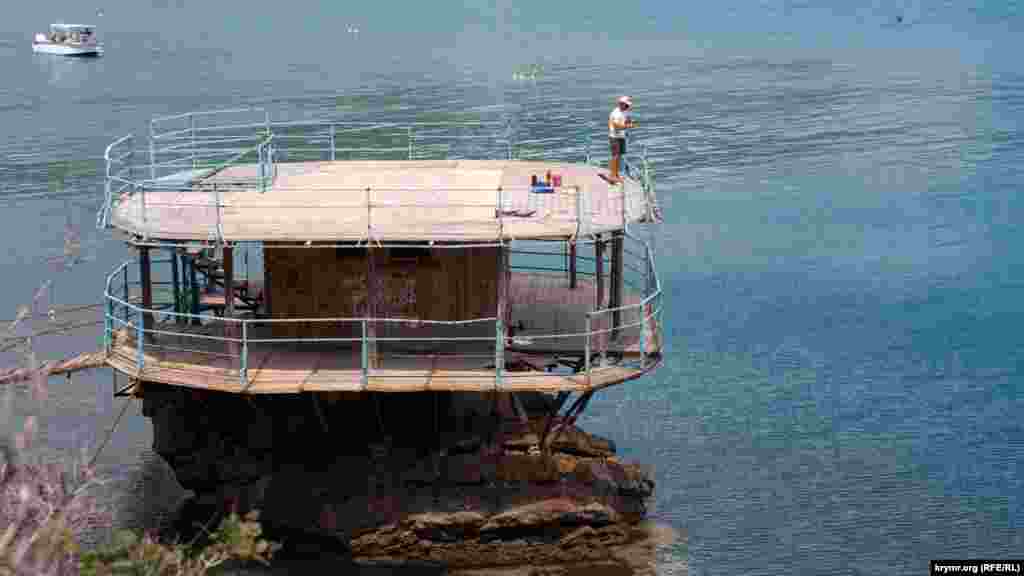 Той самий аварійний об'єкт під стежкою