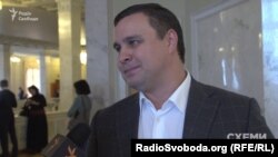 Максим Микитась – колишній народний депутат, відомий столичний забудовник. Він є екскерівником державної корпорації «Укрбуд»