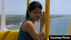 Жибек Сакеева камалганга чейин. Сүрөт качан, кайсы жерде тартылганы белгисиз.