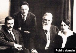 Левко Симиренко з дітьми