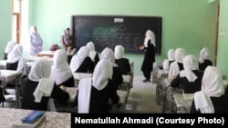 آرشیف، یک مکتب دخترانه در بدخشان