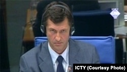 Vlatko Vuković na suđenju Miloševiću u Hagu, oktobar 2005.