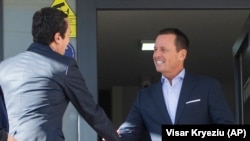 Kurti (levo) i Grenel, Priština, januar 2020.