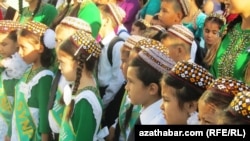 Первоклассники. Туркменистан  