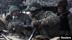 «З метою збереження життя особового складу Силам оборони довелося відійти з позицій біля населених пунктів Новоуспенівське, Нове, Охотниче, Успенівка, Новомиколаївка»