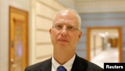 За даними телеканалу, очікується, що Кирило Дмитрієв зустрінеться з представниками адміністрації Трампа, «щоб продовжити обговорення відносин між США та Росією». 