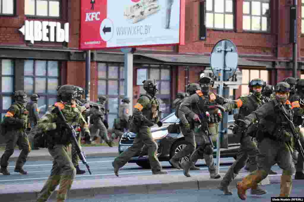 Forțele din trupele speciale au acționat agresiv în Minsk.