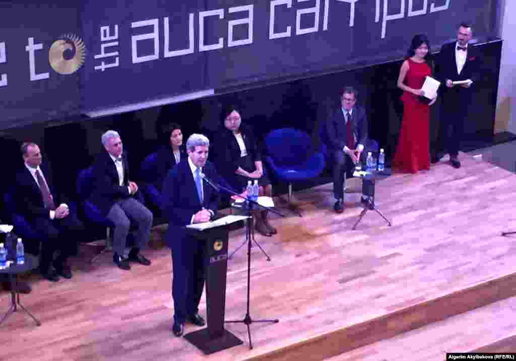 В Кыргызстане Керри принял участие в открытии нового кампуса Американского университета Центральной Азии.Рассуждая об этой стране в 2013-м, Керри и допустил оговорку про «Кырзахстан». Он говорил: «Смелые американские сотрудники работают в самых опасных местах планеты. Они борются с коррупцией в Нигерии. Они устанавливают верховенство закона в Бирме. Они поддерживают демократические перемены в Кырзахстане и Грузии, и по нашему опыту требуется много времени для перехода страны к демократии».Кыргызстан тогда пережил вторую революцию с момента обретения независимости. Стоявший во главе государства Алмазбек Атамбаев был первым лидером Кыргызстана, который получил власть от предшественника (Розы Отунбаевой) по итогам выборов, а не революции и захвата власти