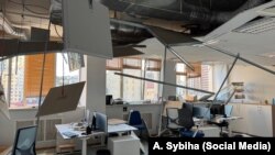 28-августка караган түнү Киевге жасалган аба чабуулунан Евробиримдиктин ал жердеги кеңсеси да зыян тартты. 