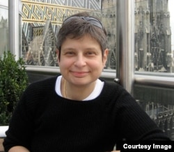 პროფესორი ნინა ხრუშჩოვა, ნიკიტა ხრუშჩოვის შვილიშვილი.