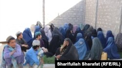 ارشیف: په غزني کې اړمنې ښځې او ماشومان