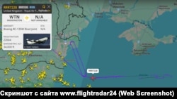 Політ літака Королівських ВПС Великої Британії Boeing RC-135W Rivet Joint над Чорним морем 28 серпня 2025 року. Скріншот із сайту www.flightradar24