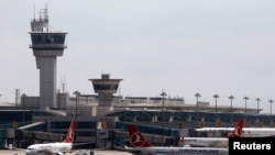 Стамбулдагы "Ататүрк" аэропорту.