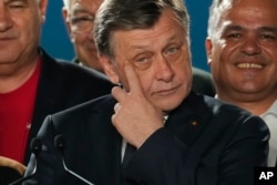 Crin Antonescu s-a clasat pe locul trei în turul I al alegerilor prezidențiale.