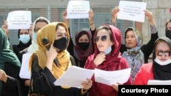 Кабул. Акцияга чыккан аялдар. 