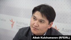 Адил Турдукулов.