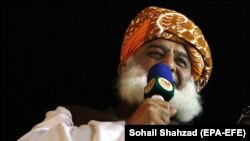 د پي ډي اېم مشر مولانا فضل الرحمن