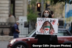 Protestele din 2022 au fost provocate de moartea unei tinere arestate pentru că nu purta vălul islamic.