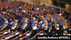 U preporukama Saveta Evrope (sednica Saveta u Strazburu) navodi se da postoje različiti oblici lobiranja.