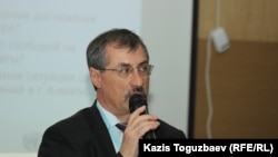 Евгений Жовтис