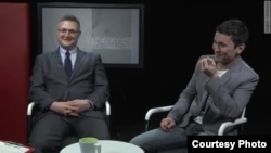 Кыргыз жараны Маратбек Эшанкулов адвокаты менен. Орусия.