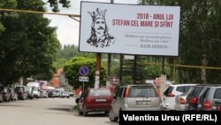 „Ei stau și dorm acolo și au lefuri de zeci de mii, dar omul muncitor cu o mie de lei să trăiască?”