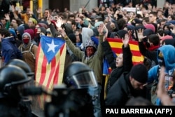 Демонстрация сторонников независимости Каталонии в Барселоне, декабрь 2018 года.