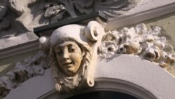 Figură ornamentală restaurată, sec. XIX-XX, zona Lipscani, București