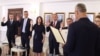 Radomir Laban (i dyti nga e majta) në ceremoninë e emërimit si gjykatës i Gjykatës Kushtetuese të Kosovës nga ish-presidenti, Hashim Thaçi. Fotografi ilustruese nga arkivi.