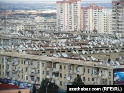 Aşgabatda ozal tas her hojalykda diýen ýaly azyndan bir çanak antena bardy