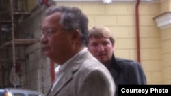 Жаныш Бакиев менен Рустам Сайдуллаев. Беларустагы “Чындыкты сүйлө” коомдук уюмунун мүчөсү Михаил Пашкевич тартып алган сүрөт. Минск,17-август, 2012-жыл