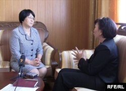 Президент Р.Отунбаева менен маек. 04.6.2010.