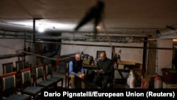 Дипломати радять співгромадянам негайно реагувати на небезпеку