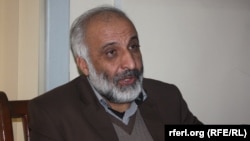 گاردین: در مذاکراتی‎که در اوایل ماه سپتمبر در قطر صورت گرفت ملا عبدالمنان با معصوم ستانکزی رو در رو گفتگو کرده‎است.