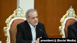 ირანის პრეზიდენტი მასუდ ფეზეშქიანი დუშამბეში. 16 იანვარი, 2025 წელი