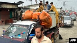 په باجوړ کې د پوځي عملیاتو له کبله په لسګونهزرګونه کسان بې کوره شوي ول. پخوانی انځور