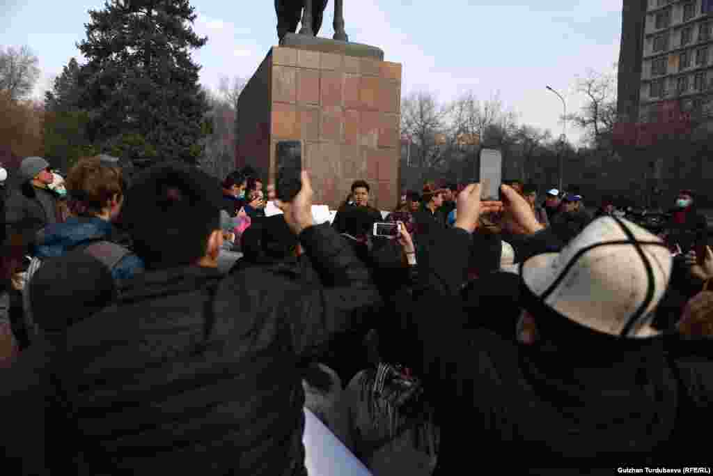 Бүгүнкү акцияда "Райым камалсын", "Акыйкат орносун" деген ураандар жаңырды.&nbsp;