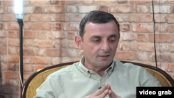 აფხაზმა ჟურნალისტმა, ინალ ხაშიგმა 7 მარტს შეიტყო, რომ რუსეთის ფედერაციის იუსტიციის სამინისტრომ უცხოეთის აგენტის სტატუსი მიანიჭა. ეს სტატუსი მას ბევრ რამეს უკრძალავს. 