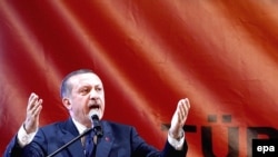 The Turkish government and its sharp-tongued leader, Prime Minister Recep Tayyip Erdogan, have steadfastly refused to try to build cooperation with the opposition.