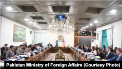 د پاکستان او امریکا پلاویو د اګست پر ۱۲مه په اسلام اباد کې د ترهګرۍ پر وړاندې پر مبارزې بحث وکړ.