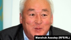 Сейтказы Матаев, председатель правления Союза журналистов Казахстана. Алматы, 2 мая 2012 года.