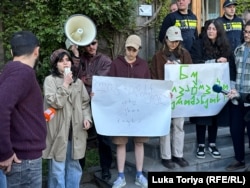 Участники акции у министерства культуры