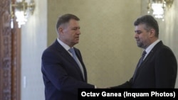 Liderii social-democrați susțin că președintele Iohannis își dorește un guvern PSD - PNL. Imagine cu președintele Klaus Iohannis și Marcel Ciolacu, 2020.
