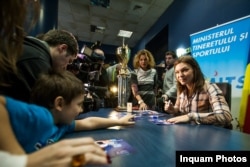 Simona Halep, în februarie 2014, la scurt timp după ce a devenit numărul 7 mondial – cea mai bună clasare a unei tenismene române din istorie la acea vreme. Halep avea să ajungă numărul 1 mondial.