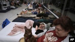 Тель-Авивге жакын жайгашкан Рамат-Ган шаарындагы метро станциясы. 17-июнь, 2025-жыл.