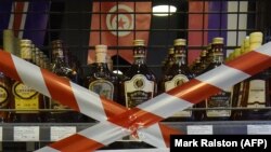 Some Russian regions have restricted alcohol sales as part of the fight against COVID-19. (file photo)